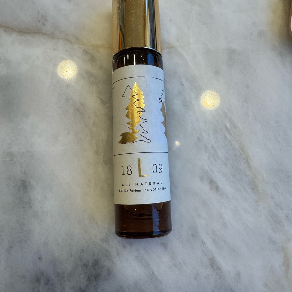 Free People “Lodge” Perfume — White & Gold